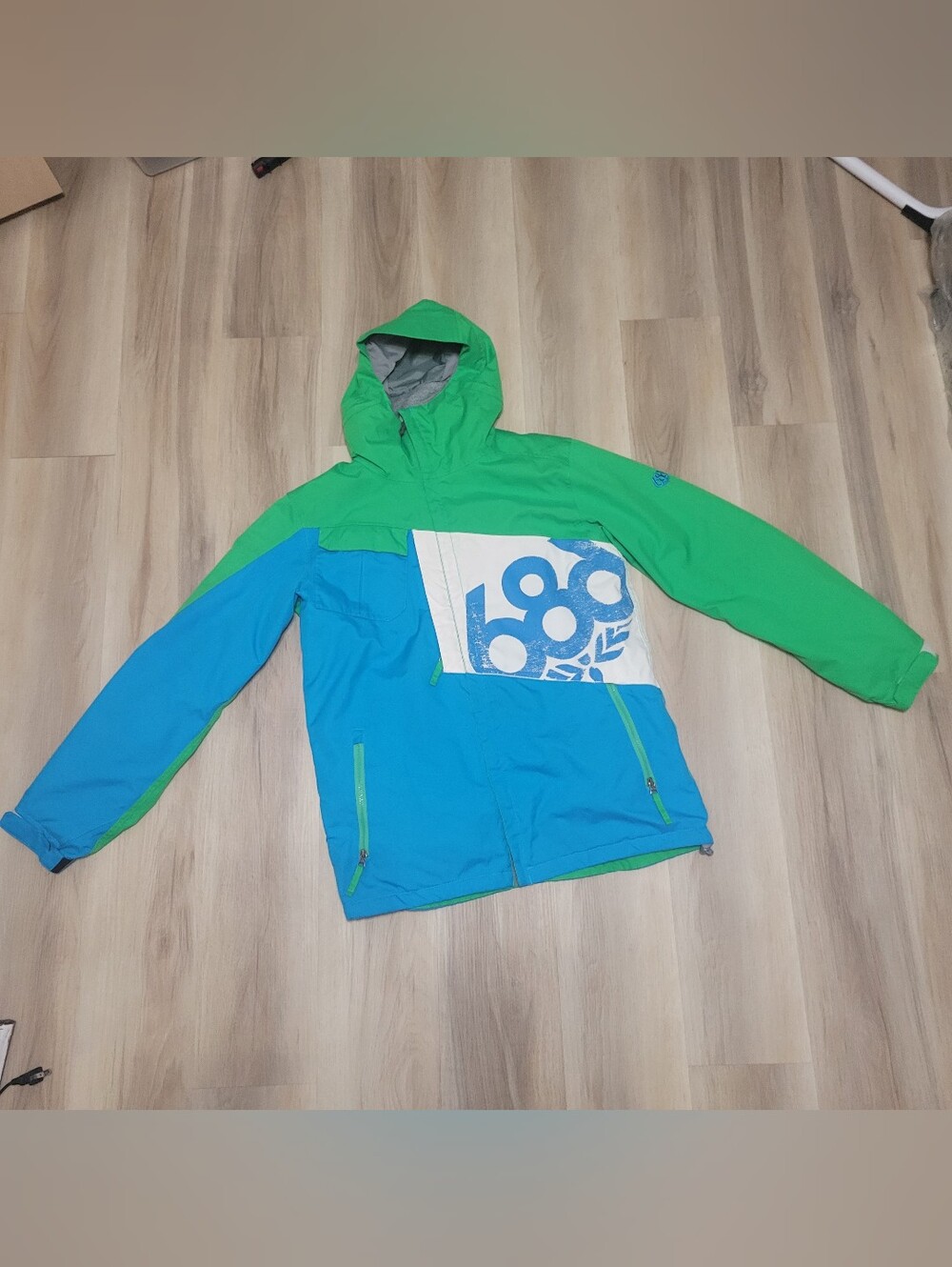 686 Waterproof Snowboarding Jacket